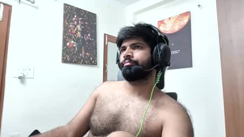 Snapshot of lovehairyindian chatting on 09/19/25, 10:54 Indian hairy online show from 09/19/25, 10:54