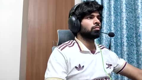 Snapshot of lovehairyindian chatting on 10/25/25, 12:18 Indian hairy online show from 10/25/25, 12:18