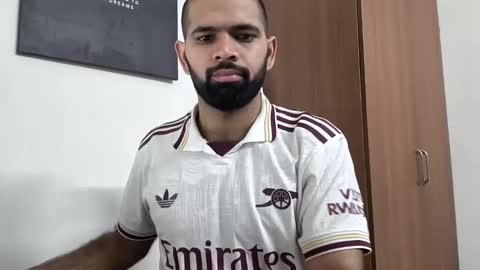 Snapshot of lovehairyindian chatting on 06/06/26, 01:32 Indian hairy online show from 06/06/26, 01:32