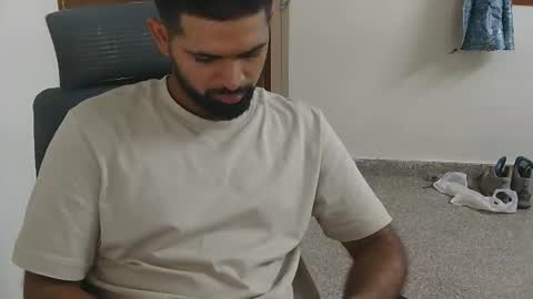 Snapshot of lovehairyindian chatting on 07/09/26, 06:34 Indian hairy online show from 07/09/26, 06:34