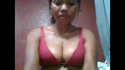 Snapshot of loveinlife750427 chatting on 11/17/25, 07:52 loveinlife750427 online show from 11/17/25, 07:52