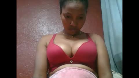 Snapshot of loveinlife750427 chatting on 11/19/25, 10:26 loveinlife750427 online show from 11/19/25, 10:26