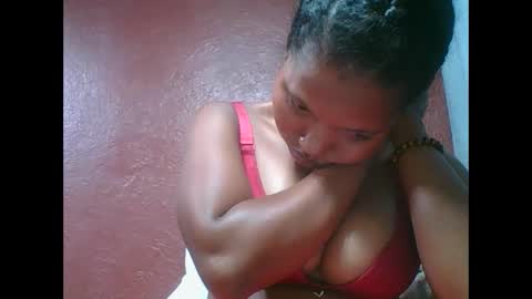 Snapshot of loveinlife750427 chatting on 11/25/25, 07:14 loveinlife750427 online show from 11/25/25, 07:14