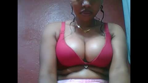 Snapshot of loveinlife750427 chatting on 11/27/25, 05:42 loveinlife750427 online show from 11/27/25, 05:42