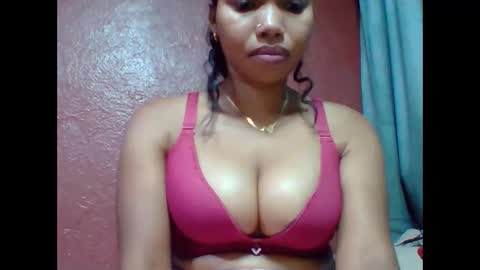 Snapshot of loveinlife750427 chatting on 11/30/25, 03:32 loveinlife750427 online show from 11/30/25, 03:32