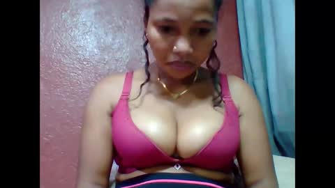 Snapshot of loveinlife750427 chatting on 11/30/25, 03:49 loveinlife750427 online show from 11/30/25, 03:49