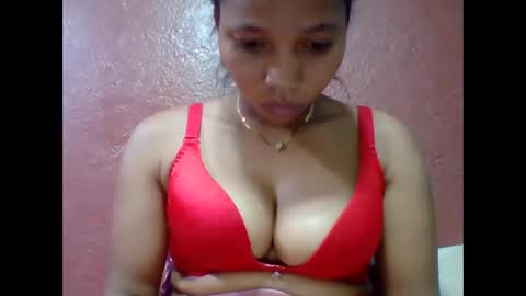 Snapshot of loveinlife750427 chatting on 12/14/25, 08:41 loveinlife750427 online show from 12/14/25, 08:41