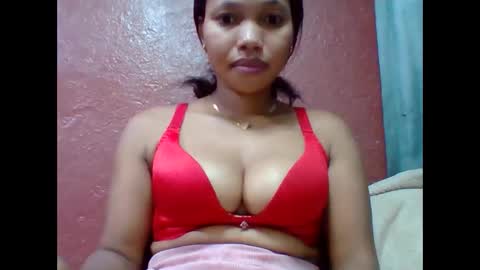 Snapshot of loveinlife750427 chatting on 12/15/25, 08:51 loveinlife750427 online show from 12/15/25, 08:51