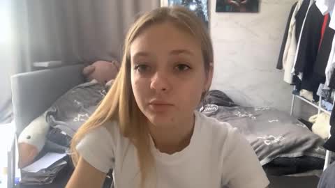 Ella online show from 10/13/25, 07:41