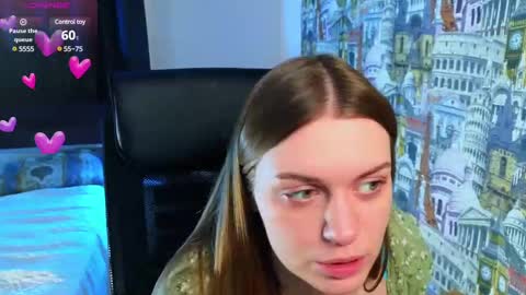 Snapshot of lovellalipss chatting on 02/23/25, 11:44 Laura online show from 02/23/25, 11:44