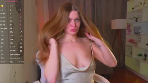 Snapshot of lovellalipss chatting on 02/20/26, 11:22 Laura online show from 02/20/26, 11:22