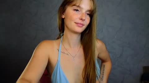 Snapshot of lovelly_molly chatting on 07/06/26, 06:32 Molly online show from 07/06/26, 06:32