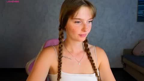 Snapshot of lovelly_molly chatting on 07/18/26, 03:49 Molly online show from 07/18/26, 03:49