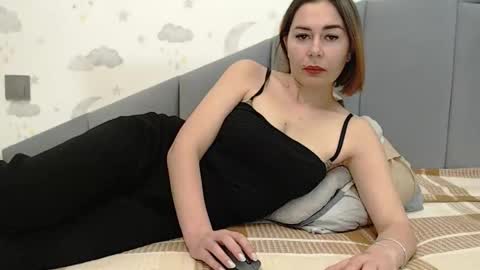 lovellykitty online show from 10/13/25, 06:13