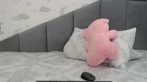 lovellykitty online show from 04/16/26, 06:14