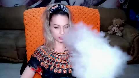 Snapshot of lovellymalina chatting on 02/07/25, 05:40 private open online show from 02/07/25, 05:40