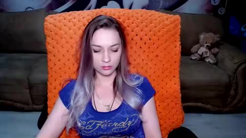 Snapshot of lovellymalina chatting on 02/08/25, 02:27 private open online show from 02/08/25, 02:27