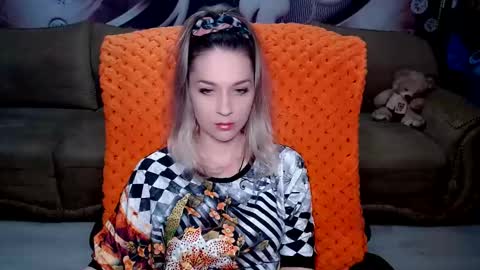 Snapshot of lovellymalina chatting on 03/02/25, 11:39 private open online show from 03/02/25, 11:39