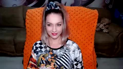 Snapshot of lovellymalina chatting on 03/02/25, 02:43 private open online show from 03/02/25, 02:43