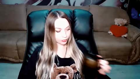 Snapshot of lovellymalina chatting on 02/02/26, 04:06 private open online show from 02/02/26, 04:06