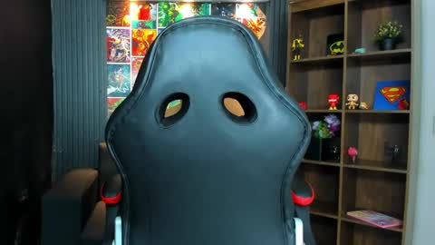 Snapshot of lovely_ashlee chatting on 02/26/25, 12:36 lovely_ashlee online show from 02/26/25, 12:36