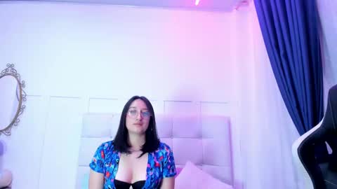 Snapshot of lovely_chloe19 chatting on 01/17/25, 04:57 Chloe online show from 01/17/25, 04:57