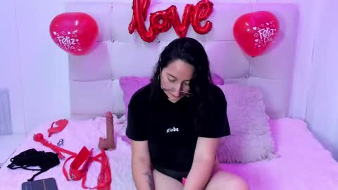 Snapshot of lovely_chloe19 chatting on 02/13/25, 11:17 Chloe online show from 02/13/25, 11:17