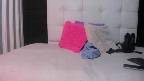 Snapshot of lovely_chloe19 chatting on 11/14/25, 01:21 Chloe online show from 11/14/25, 01:21