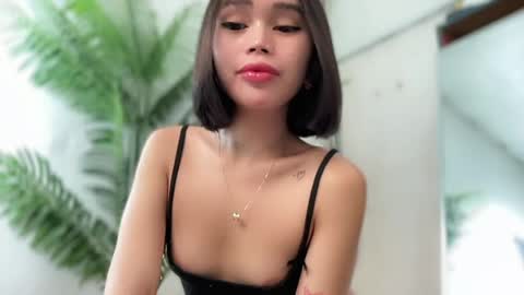 lovely_cittie18 online show from 05/18/26, 04:07