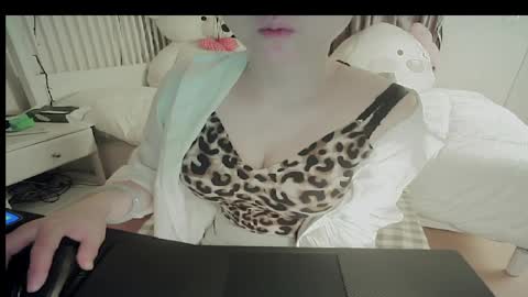 DANA KIM online show from 03/25/26, 04:57