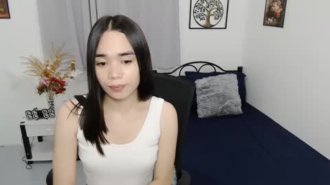 Snapshot of lovely_davis chatting on 02/02/25, 12:57 Erica online show from 02/02/25, 12:57