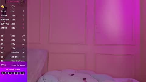 Snapshot of lovely_emma18 chatting on 11/14/25, 01:32 Emma online show from 11/14/25, 01:32