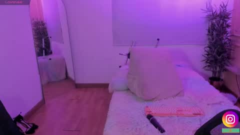 Snapshot of lovely_emma18 chatting on 05/02/26, 01:05 Emma online show from 05/02/26, 01:05