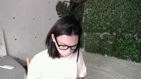 Snapshot of lovely_kimmyxx chatting on 06/19/26, 04:33 kimmy online show from 06/19/26, 04:33