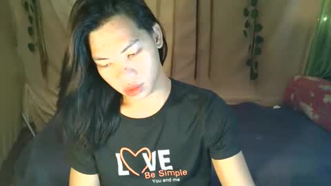 lovely_krizzy online show from 12/14/25, 06:08