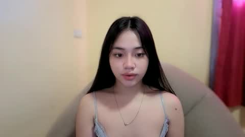 lovely_leah23 online show from 09/18/25, 07:43