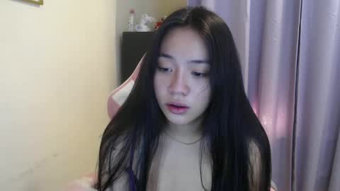 lovely_leah23 online show from 10/12/25, 02:54