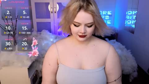 lovely_leilla online show from 12/21/24, 09:36