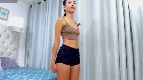 Snapshot of lovely_liiz chatting on 11/11/25, 12:16 Liz online show from 11/11/25, 12:16