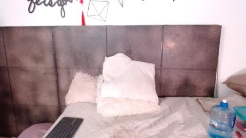 Snapshot of lovely_secret chatting on 12/24/24, 06:06 Hi guys online show from 12/24/24, 06:06