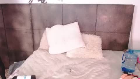 Snapshot of lovely_secret chatting on 10/28/25, 03:47 Hi guys online show from 10/28/25, 03:47