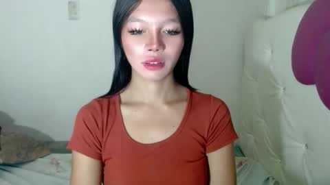 Snapshot of lovely_thea_xoxo chatting on 12/19/25, 06:48 Thea online show from 12/19/25, 06:48