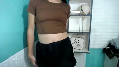 Snapshot of lovely_thea_xoxo chatting on 02/11/26, 01:43 Thea online show from 02/11/26, 01:43