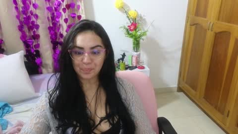Snapshot of lovely_trix_ chatting on 12/16/24, 11:44 Trix online show from 12/16/24, 11:44