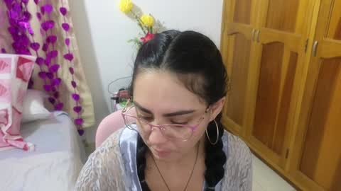 Snapshot of lovely_trix_ chatting on 12/22/24, 11:44 Trix online show from 12/22/24, 11:44