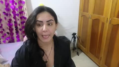Snapshot of lovely_trix_ chatting on 02/11/25, 11:43 Trix online show from 02/11/25, 11:43