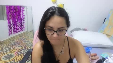Snapshot of lovely_trix_ chatting on 10/22/25, 11:43 Trix online show from 10/22/25, 11:43