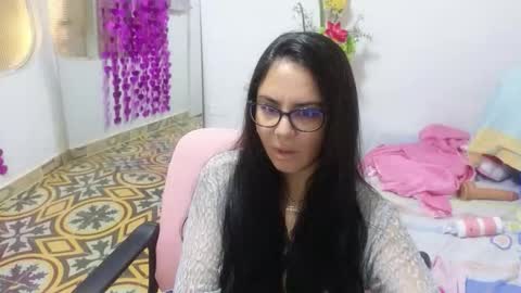 Snapshot of lovely_trix_ chatting on 10/28/25, 11:47 Trix online show from 10/28/25, 11:47