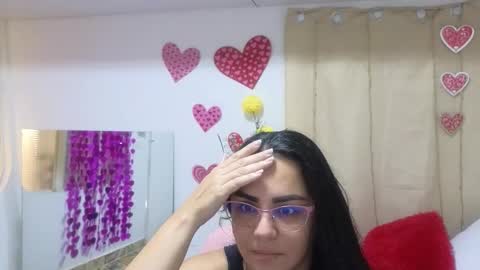 Snapshot of lovely_trix_ chatting on 11/25/25, 11:43 Trix online show from 11/25/25, 11:43