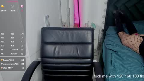 Snapshot of lovelyaria_ chatting on 10/04/25, 07:56 Aria3 online show from 10/04/25, 07:56